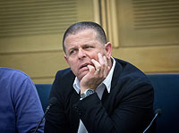 Дело 2000: полиция допрашивает Эйтана Кабеля и Арнона Мозеса