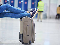 Компания RyanAir отменила штрафы для израильтян за ручную кладь