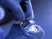 В сторону ночного клуба в Хайфе бросили гранату со слезоточивым газом: двое пострадавших