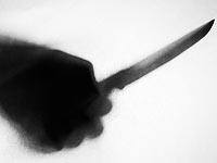 Подозрение: житель Лода угрожал ножом врачу, требуя рецепт на наркотический препарат  