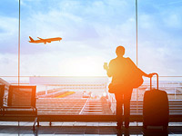 Получение компенсации за задержку или отмену авиарейсов. Советы адвоката Михаила Медового