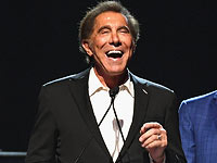 Очередной секс-скандал в США: подал в отставку игорный магнат и соратник Трампа
