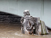 Наводнение во Франции:  музеи Лувр, д'Орсэ и Оранжери готовят к эвакуации