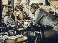 Люди и стены: ночной Тель-Авив