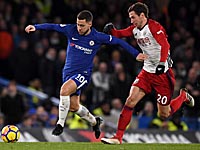 Азар забил два мяча. 