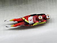 Немецкие саночники завоевали золото и бронзу в соревнованиях двоек