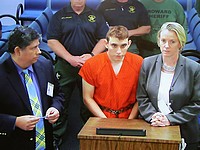 Подозреваемый в стрельбе в школе во Флориде признал свою вину