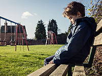 Пятиклассник из Днепра, ставший жертвой травли в школе, впал в кому после инсульта