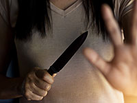 Юная актриса осталась жива, выбросившись с 14-го этажа – и довершила суицид с помощью ножа