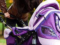 Во Франции в коляску еврейского младенца неизвестные выплеснули растворитель для краски