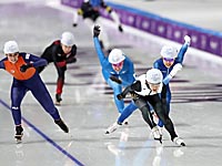 Конькобежный спорт. В гонке с массовым стартом победила Нана Такаги