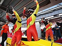 Бобслей. Немцы завоевали золото и серебро. Сборная Германии повторила