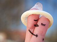 Минздрав Зимбабве просит китайцев увеличить размер выпускаемых  презервативов